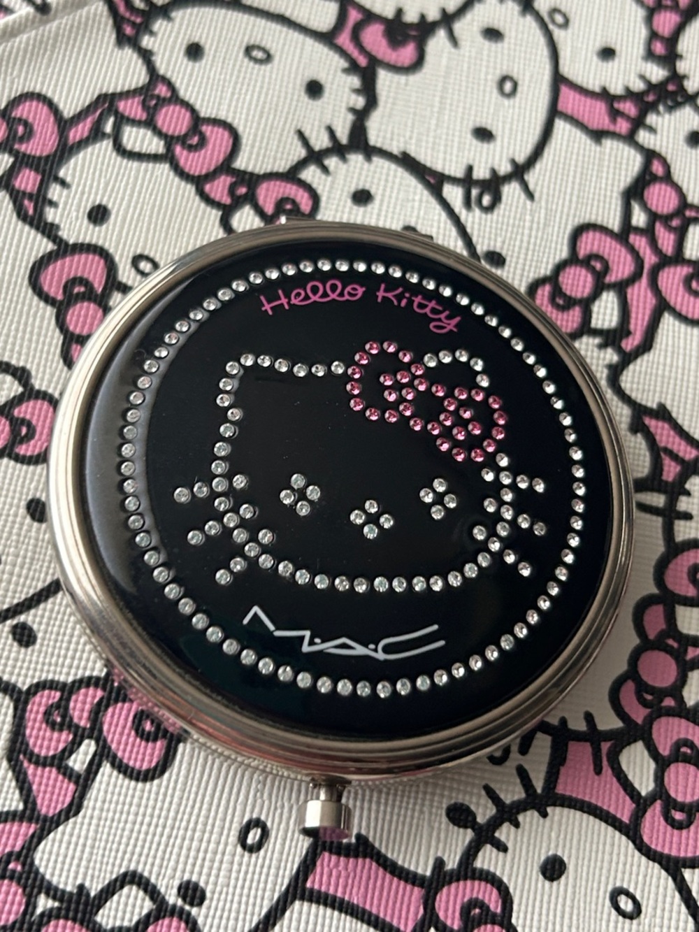 MAC Cosmetics Hello Kitty Black Compact Mirror with Pink Crystal Bow